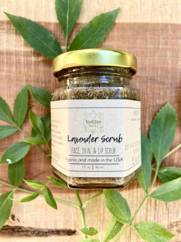 Lavender Scrub made from two simple ingredients, raw Florida honey and organic lavender flowers. Its anti-inflammatory, antimicrobial properties helps balance bacteria and leaves skin feeling smooth. Great for acne, this 3oz scrub in a glass jar is perfect for improving skin health.